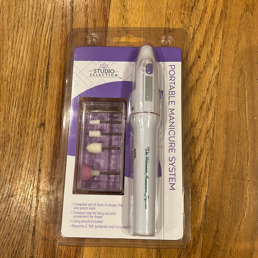 portable manicure system - Picture 1 of 3